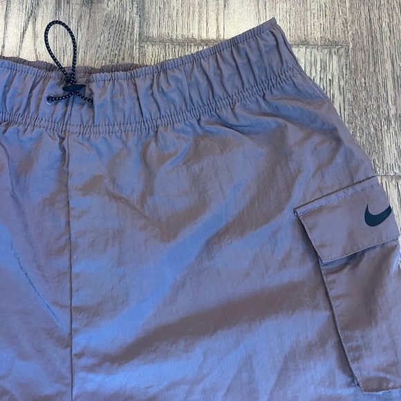 NWOT Nike Essential Woven High Rise Shorts Women’s Medium Indigo Haze Oversized - Picture 3 of 5